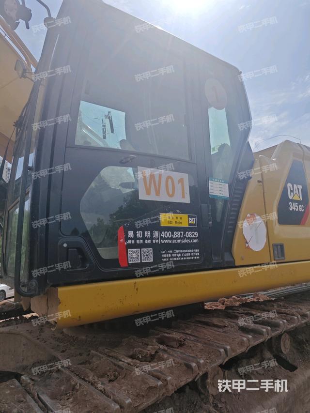 驾驶室左前45度(驾驶室部分) 驾驶室左前45度(驾驶室部分)