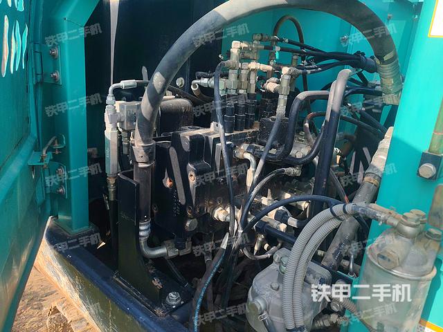 液壓泵艙室正面整體（整機(jī)外觀）