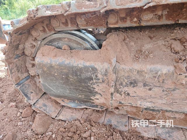 左导向轮(行走机构) 左导向轮(行走机构)