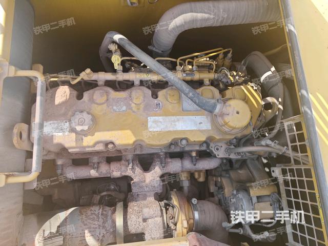 气门室盖螺丝特写(上车部件) 气门室盖螺丝特写(上车部件)