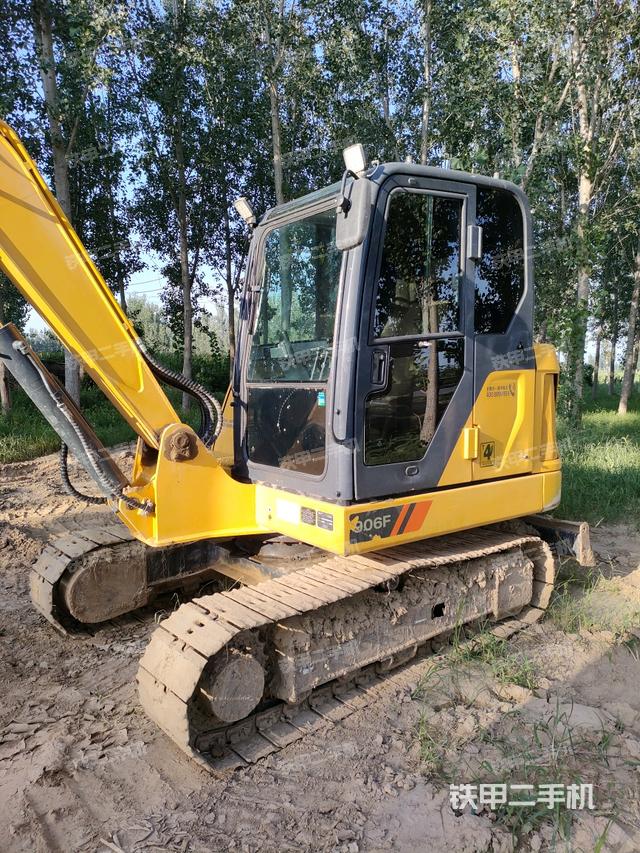 駕駛室整體（整機(jī)外觀）