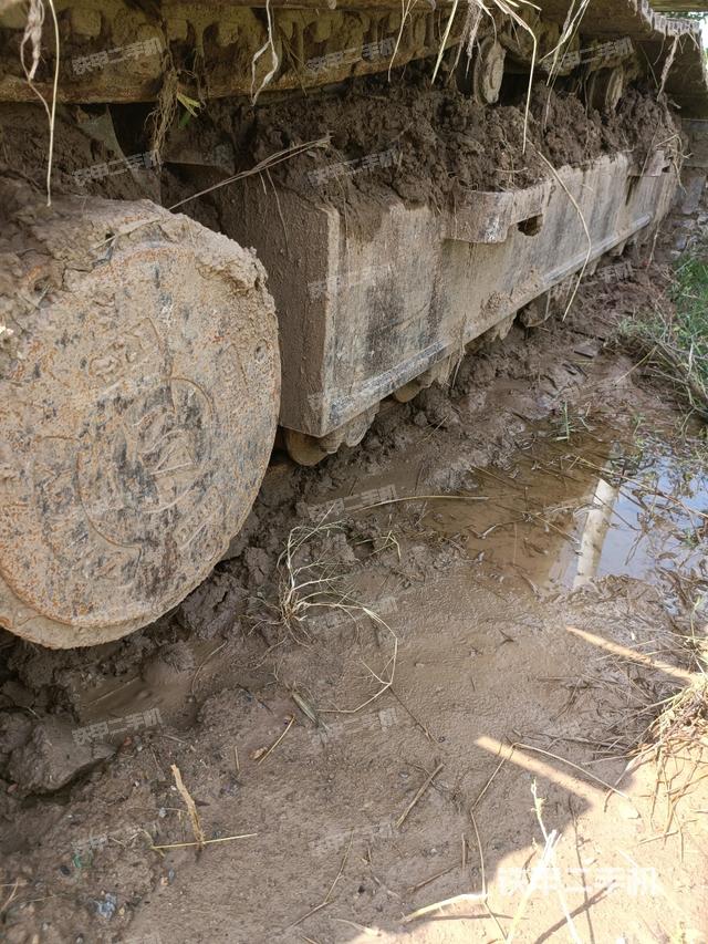 單側(cè)履帶整體（整機(jī)外觀）