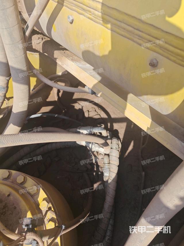 中央回转接头特写(上车部件) 中央回转接头特写(上车部件)