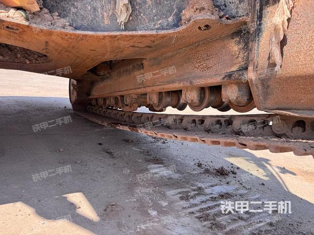 右驱动轮(行走机构) 右驱动轮(行走机构)