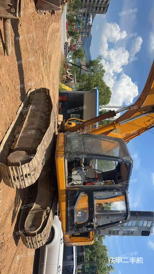 駕駛室整體（整機外觀）