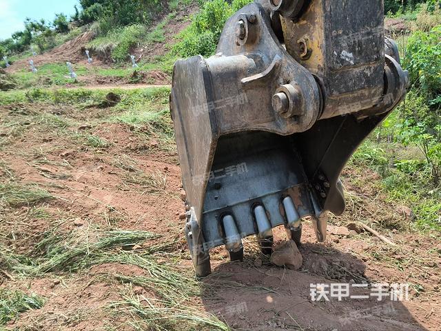 铲斗右后整体（工作和回转装置）