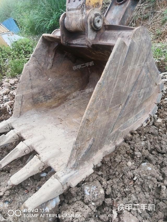 鏟斗右后整體（工作和回轉(zhuǎn)裝置）