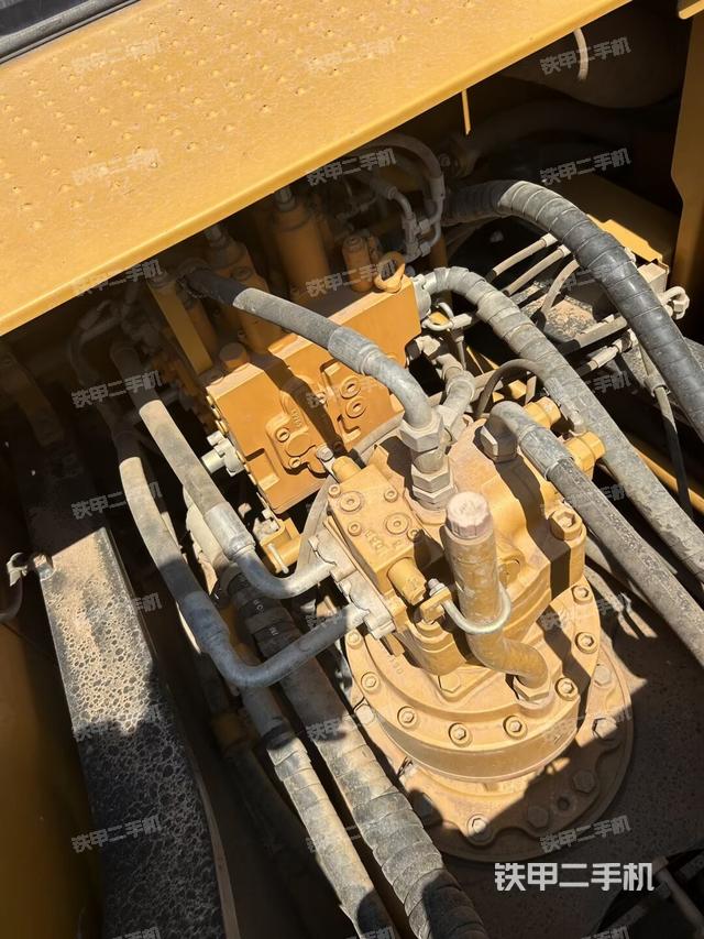 回轉(zhuǎn)馬達(dá)（上車部件）