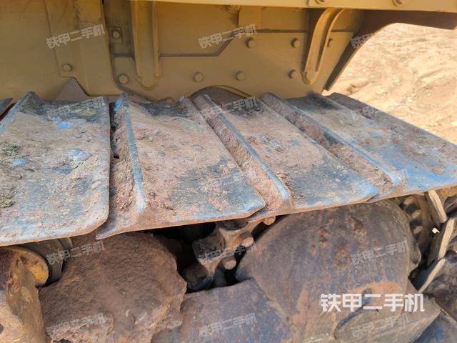 右引导轮(推土机底盘及工作装置) 右引导轮(推土机底盘及工作装置)