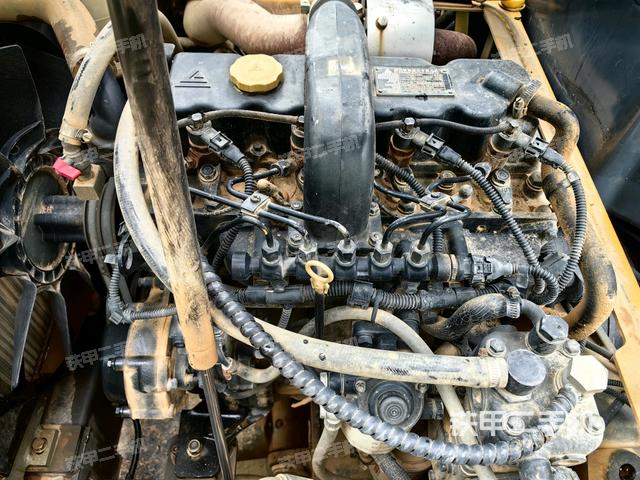 发动机室(上车部件) 发动机室(上车部件)