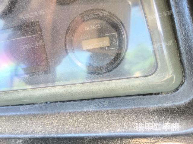 駕駛室內(nèi)部全景（推土機(jī)駕駛室）