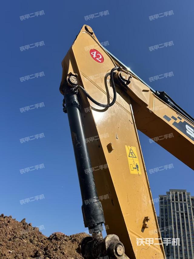 小臂整體左后（工作和回轉(zhuǎn)裝置）