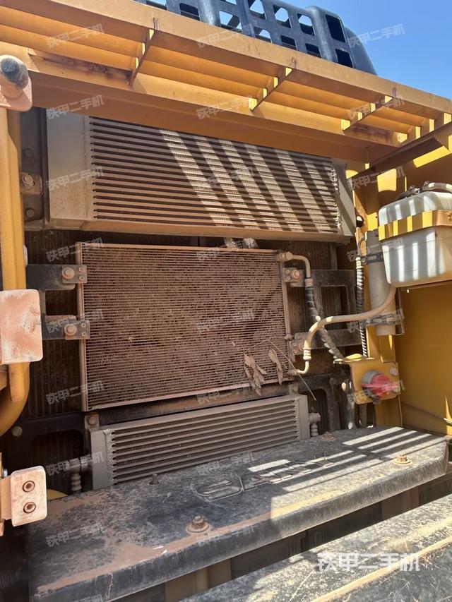 散熱器正面（大件艙室）