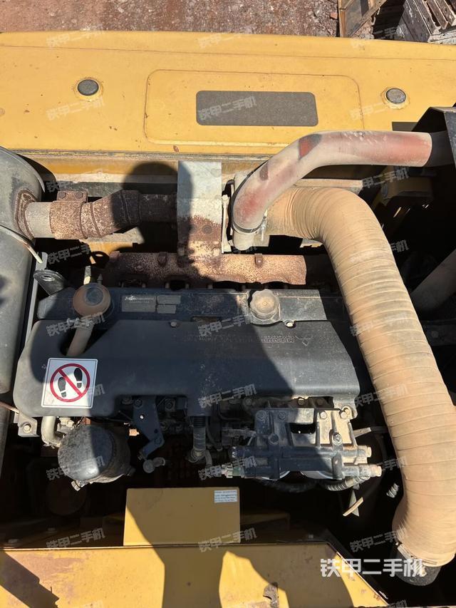 發(fā)動(dòng)機(jī)室（上車(chē)部件）