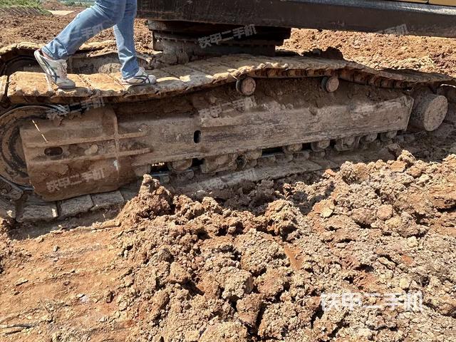 右驅(qū)動(dòng)輪（行走機(jī)構(gòu)）