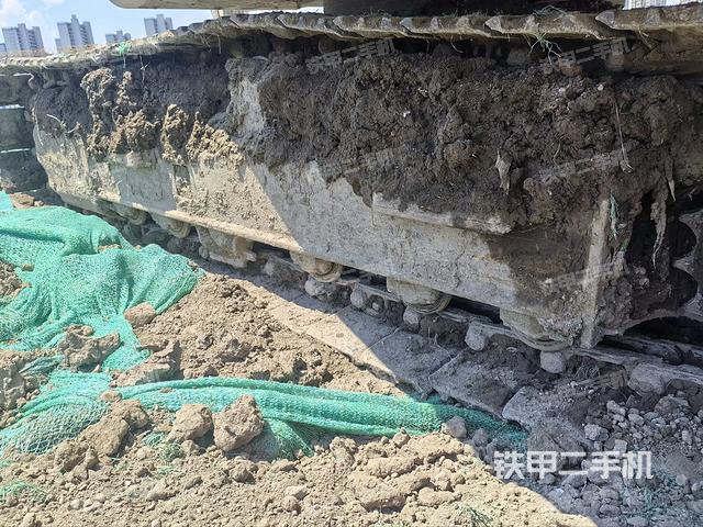 單側(cè)履帶整體（整機(jī)外觀）