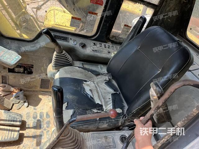 駕駛室整體（整機(jī)外觀）