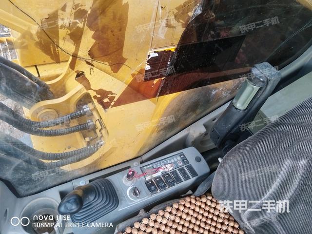 座椅右側(cè)控制臺(tái)/鑰匙門/油門/含右手柄（駕駛室部分）