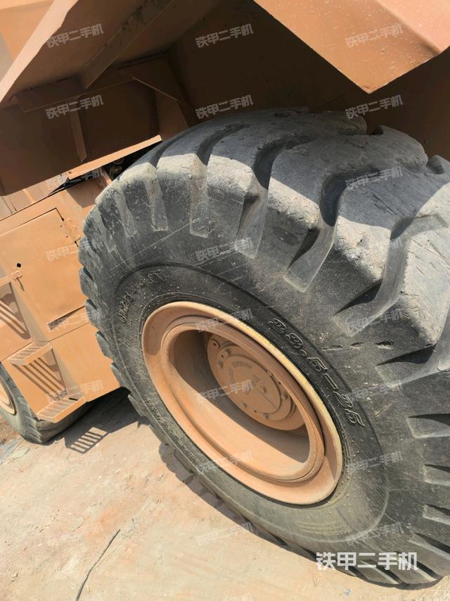 前車架正左側(cè)（壓路機(jī)前后車架）