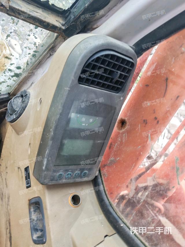 右侧玻璃角标(驾驶室部分) 右侧玻璃角标(驾驶室部分)