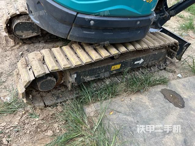 單側履帶整體（整機外觀）