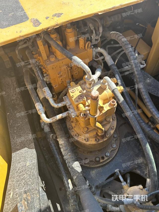 回轉(zhuǎn)馬達(dá)（上車部件）