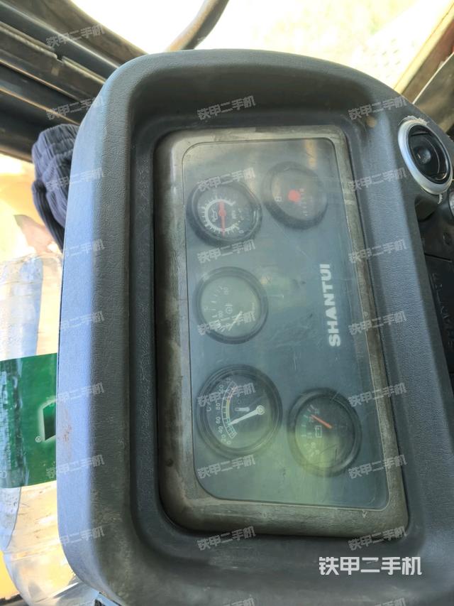 儀表盤全景（推土機(jī)駕駛室）