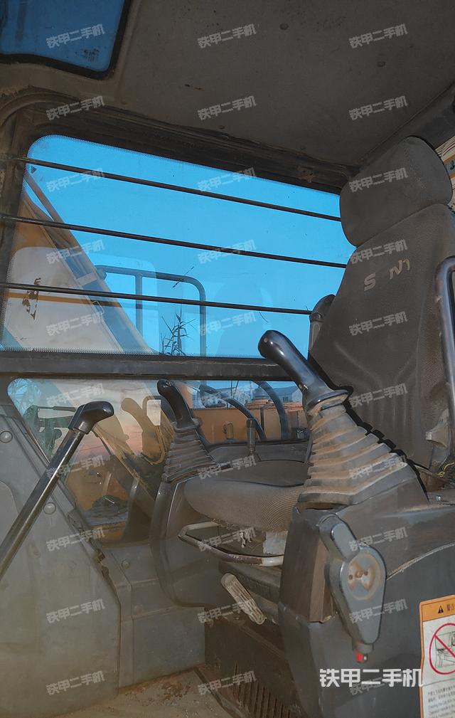 驾驶室整体（整机外观）