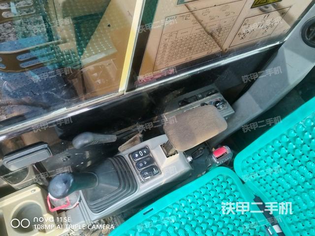 座椅左侧控制台/音响/含左手柄（驾驶室部分）