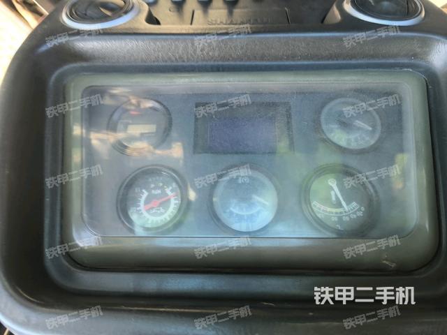 駕駛室內(nèi)部頂部（推土機(jī)駕駛室）