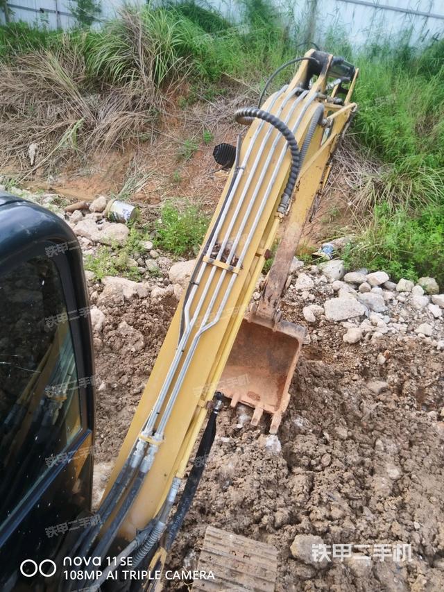 大臂背部俯视（工作和回转装置）