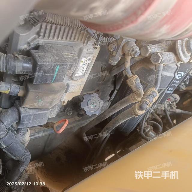 风扇及皮带(压路机发动机舱) 风扇及皮带(压路机发动机舱)