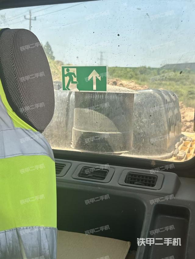 座椅后部(驾驶室部分) 座椅后部(驾驶室部分)