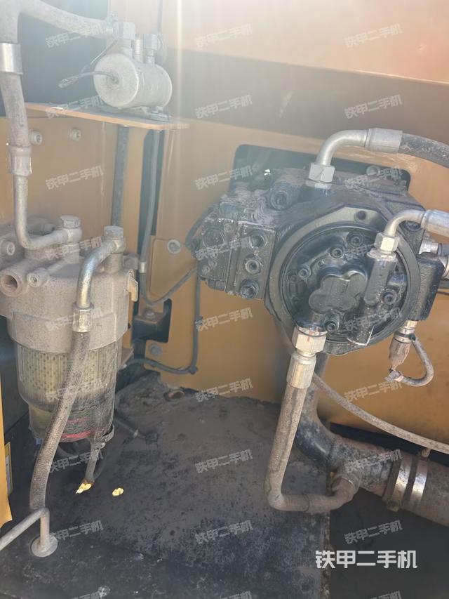 液壓泵斜45?左（大件艙室）