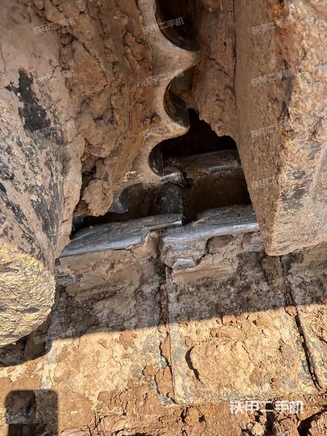 左側(cè)履帶整體?（行走機(jī)構(gòu)）