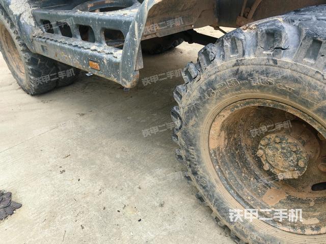 右侧履带整体 (行走机构) 右侧履带整体 (行走机构)