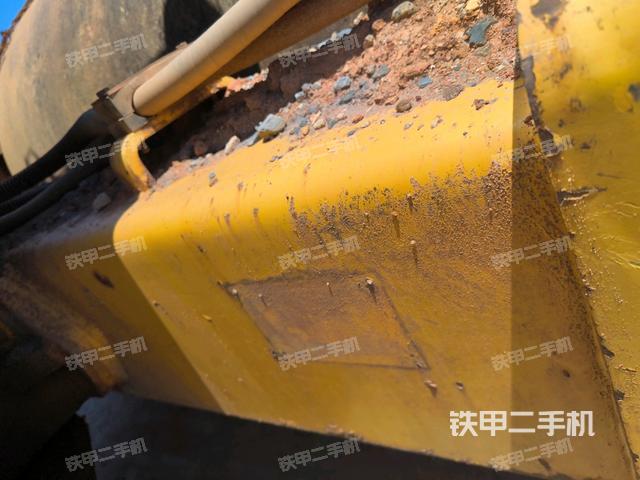前轮右侧减震块连接及部件(压路机前后车架) 前轮右侧减震块连接及部件(压路机前后车架)