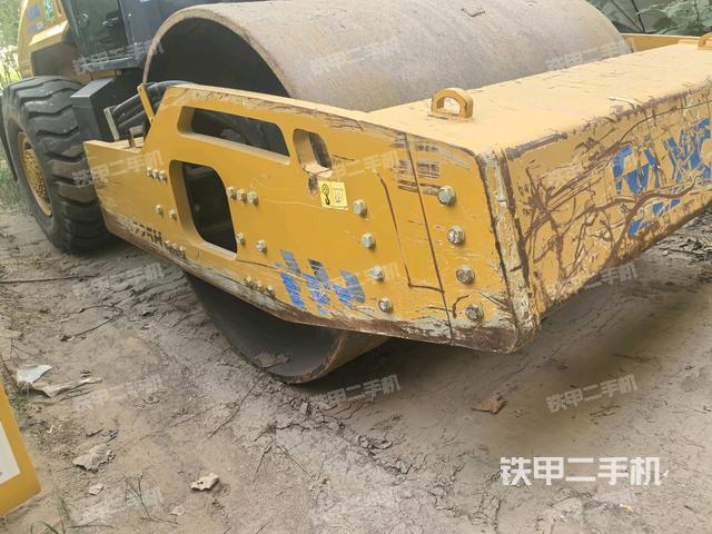 前车架正左侧(压路机前后车架) 前车架正左侧(压路机前后车架)
