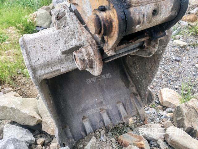 大臂背部俯视(工作和回转装置) 大臂背部俯视(工作和回转装置)