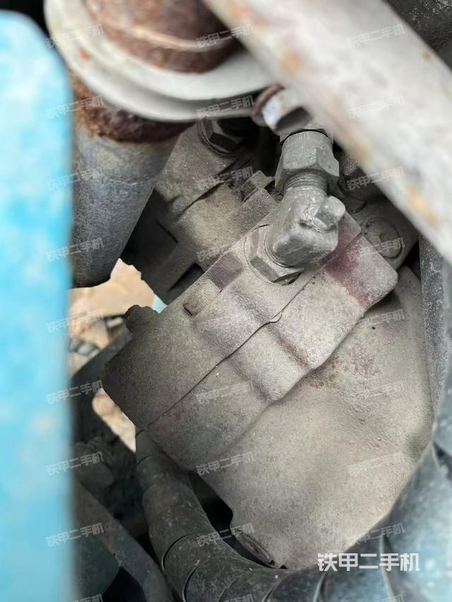 液壓泵艙室正面整體（整機(jī)外觀）