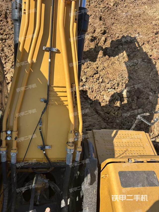 大臂油缸整體?豎拍（工作和回轉(zhuǎn)裝置）