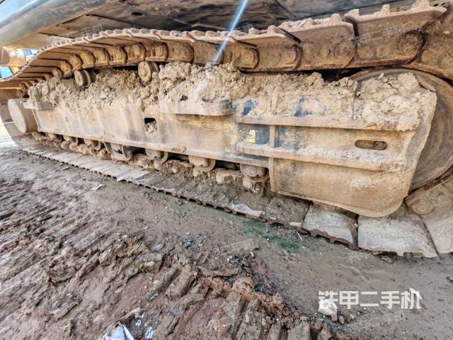 單側(cè)履帶整體(整機外觀) 單側(cè)履帶整體(整機外觀)