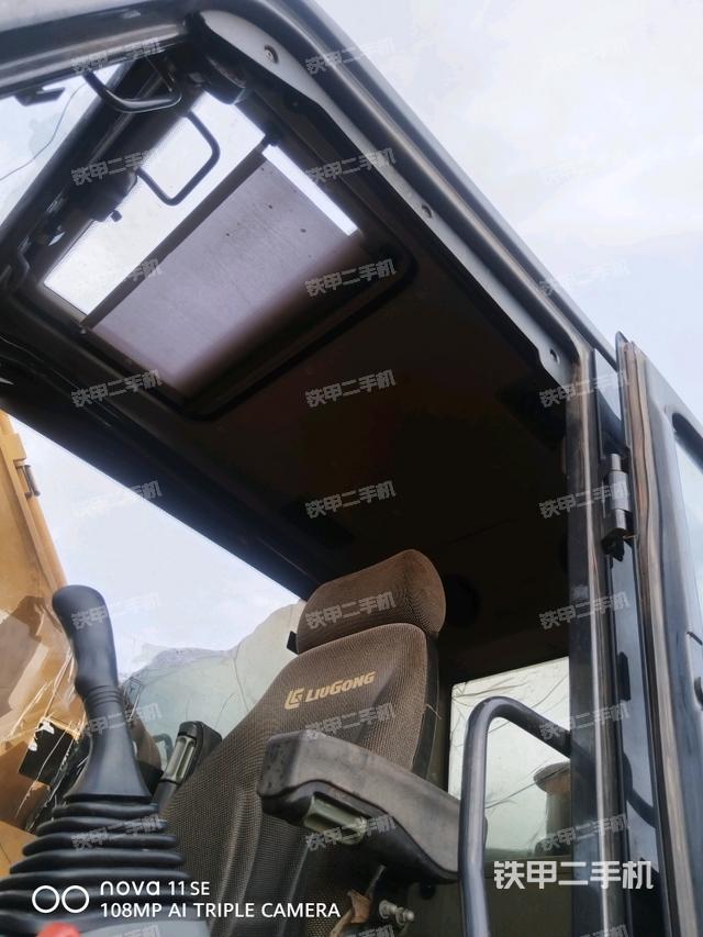 頂棚整體（駕駛室部分）