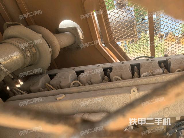 發(fā)動(dòng)機(jī)艙全景（壓路機(jī)發(fā)動(dòng)機(jī)艙）