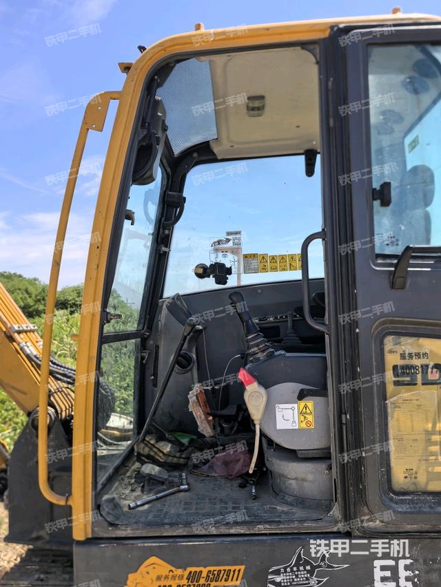 驾驶室整体（整机外观）