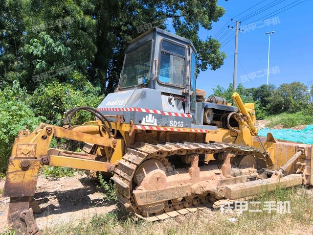 右后45°（推土機(jī)整車外觀）