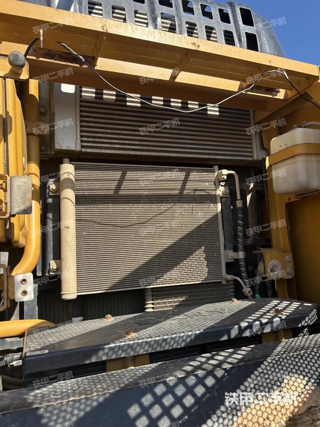 散熱器正面（大件艙室）