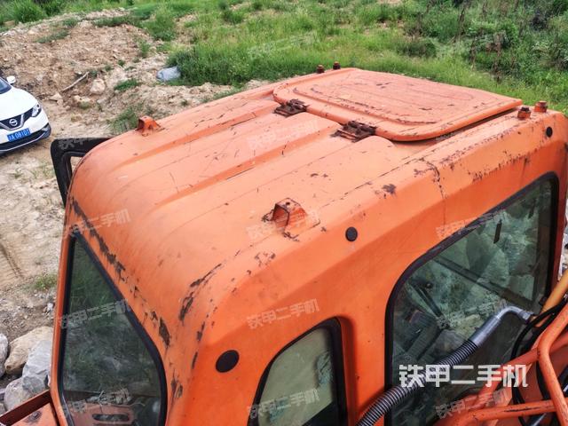 驾驶室顶部俯视(上车部件) 驾驶室顶部俯视(上车部件)