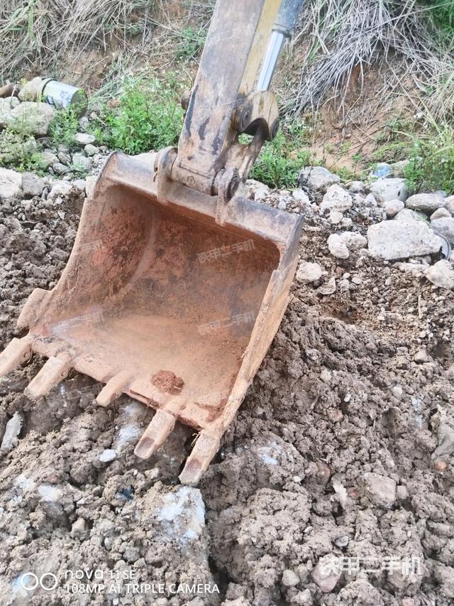 铲斗右后整体（工作和回转装置）