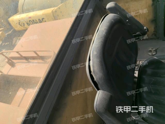 儀表盤全景（壓路機(jī)駕駛室）